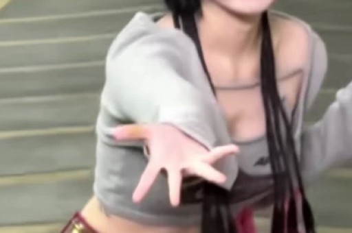 杜江霍思燕一家4口泰国行独家揭秘：女儿首次出镜美不胜收13岁嗯哼摘牙套后嘴仍凸！